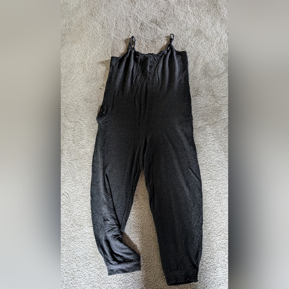 Women's XL pajama romper with pockets, washed and never worn